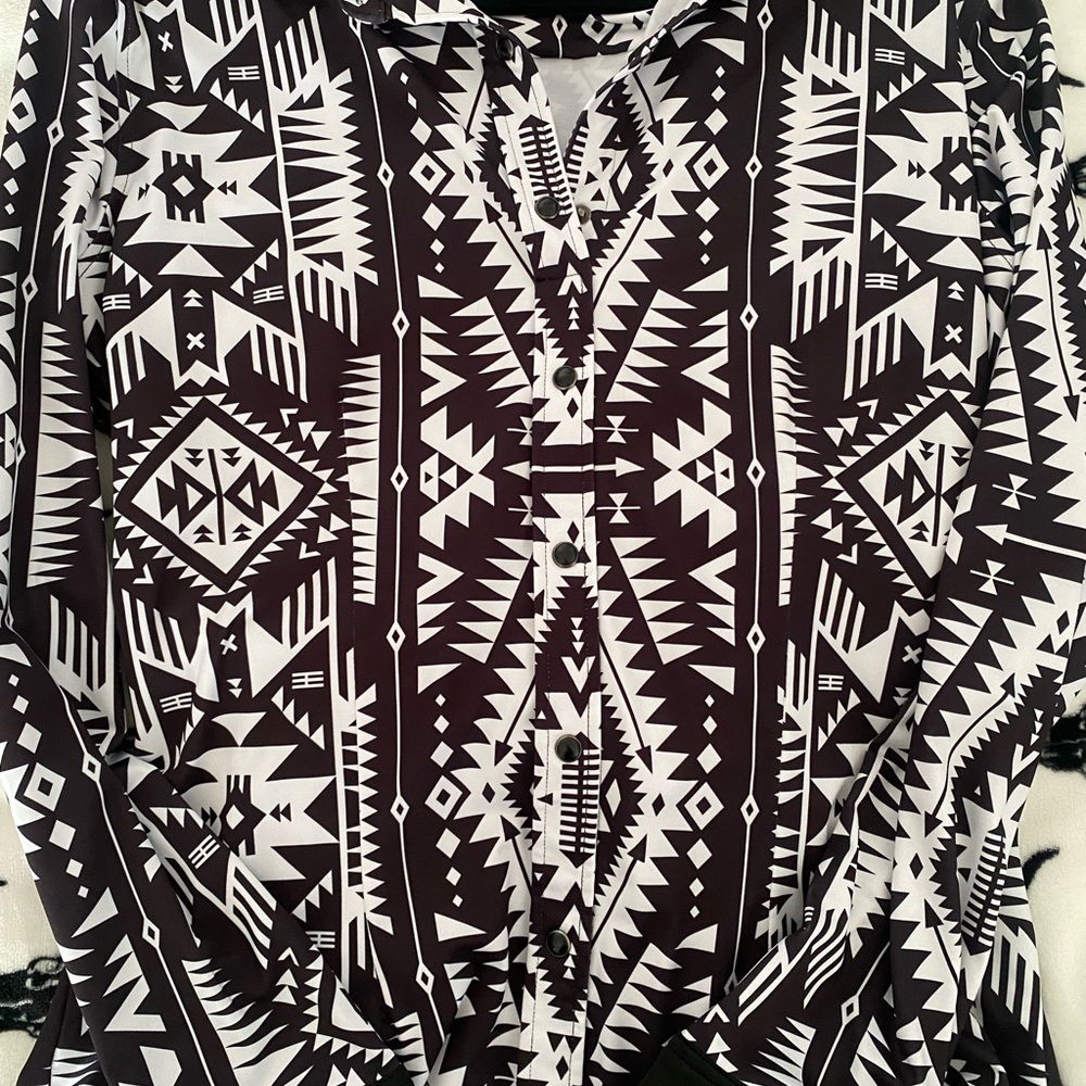 Ranch Dressn rodeo shirt women’s size medium